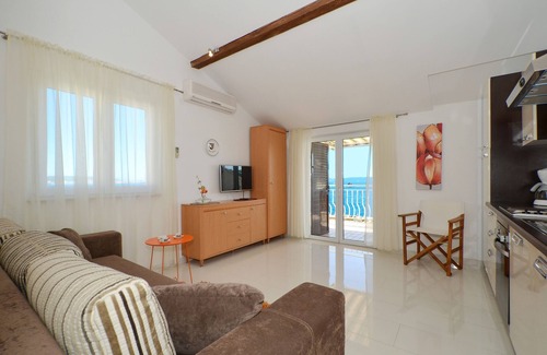 Seget Vranjica Apartamento | Apartamento de una habitación con terraza y vista al mar Seget Vranjica, Trogir (A-4284-b)