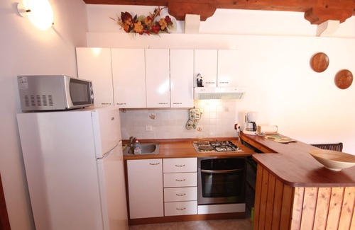 Veli Losinj Apartamento | Apartamento de una habitación con una terraza Veli Losinj, Losinj (A-8029-a)