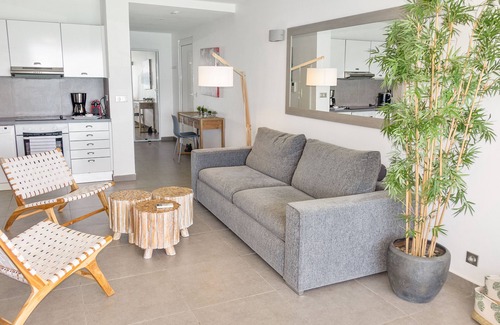 Grand Case Apartamento | One-Bedroom Apartment second floor up to 2 guests BMR