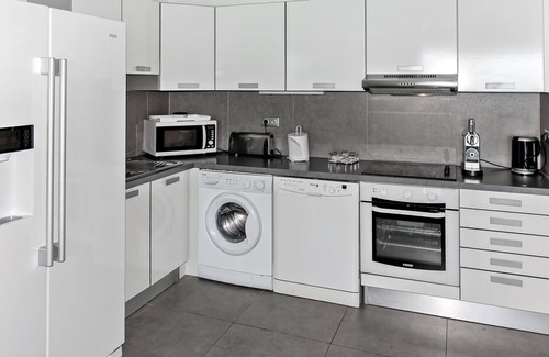 Grand Case Apartamento | One-Bedroom Apartment first floor up to 2 guests, located on the beach