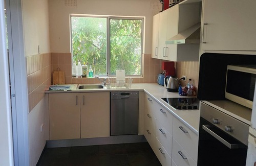 North Narrabeen Apartamento | One bedroom apartment over looking the lake and only 400mtrs walk to the beach