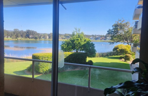 North Narrabeen Apartamento | One bedroom apartment over looking the lake and only 400mtrs walk to the beach