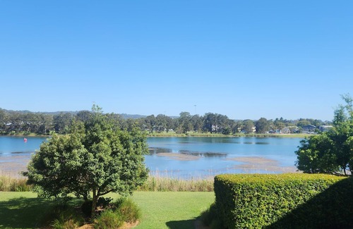 North Narrabeen Apartamento | One bedroom apartment over looking the lake and only 400mtrs walk to the beach