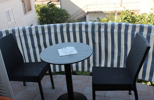Gorinka Apartamento | Apartamento de una habitación con balcón y vista al mar Makarska (A-21911-b)