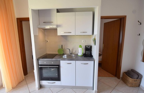 Milcetici Apartamento | Apartamento de una habitación con balcón y vista al mar Malinska, Krk (A-19381-a)