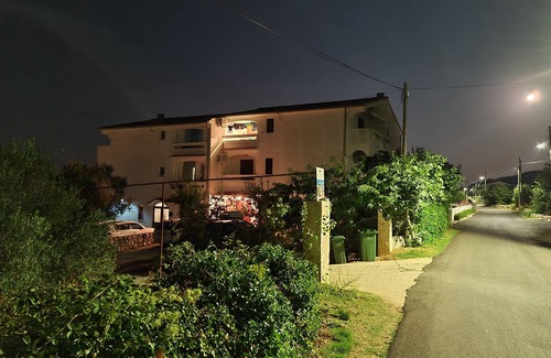 Dobropoljana Apartamento | Apartamento de una habitación con balcón y vista al mar Dobropoljana, Pasman (A-8198-a)