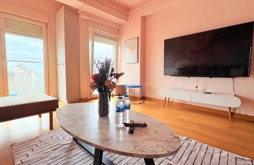 Gumussuyu Mahallesi Apartamento | One Bedroom Apartment in Taksim Square Gorgeous City View