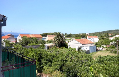 Sucuraj Apartamento | Apartamento de una habitación con balcón y vista al mar Sucuraj, Hvar (A-6732-a)
