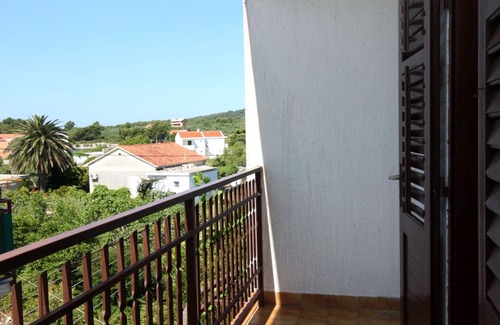 Sucuraj Apartamento | Apartamento de una habitación con balcón y vista al mar Sucuraj, Hvar (A-6732-a)
