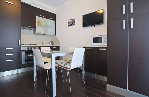 Marina Centro Apartamento | Apartamento de 1 dormitorio con balcón equipado con todas las comodidades a 300 metros de la playa de Rímini