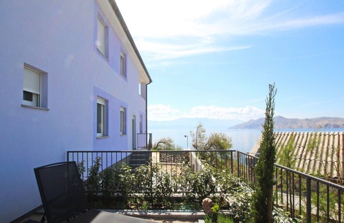 Baska Apartamento | Apartamento de una habitación con terraza y vista al mar Baska, Krk (A-18824-d)