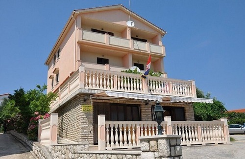 Lopar Apartamento | Apartamento de una habitación con balcón y vista al mar Lopar, Rab (A-23747-d)