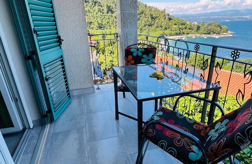 Medveja Apartamento | Apartamento de una habitación con terraza y vista al mar Medveja, Opatija (A-7720-a)