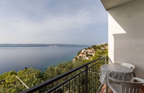 Mimice Apartamento | Apartamento de una habitación con balcón y vista al mar Mimice, Omis (A-11045-a)