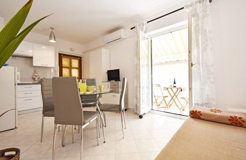 Rabac Apartamento | Apartamento de una habitación con un balcon Rabac, Labin (A-17739-a)