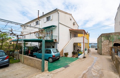 Tkon Apartamento | Apartamento de una habitación con terraza y vista al mar Tkon, Pasman (A-17360-b)
