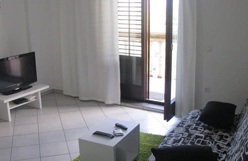 Supetarska Draga Apartamento | One bedroom apartment with balcony and sea view Supetarska Draga - Donja, Rab (A-15602-a)