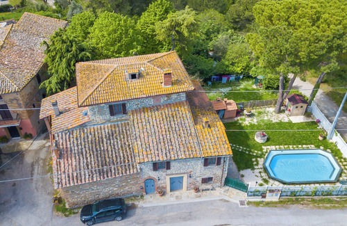Panicale Apartamento | One Bedroom Apt With Pool And Garden, Panicale, Italy
