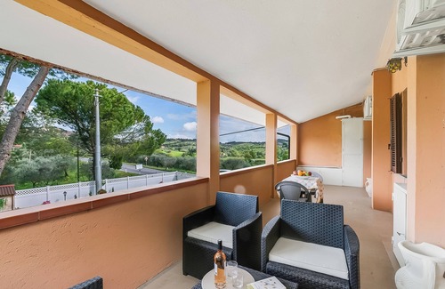 Panicale Apartamento | One Bedroom Apt With Pool And Garden, Panicale, Italy