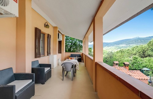 Panicale Apartamento | One Bedroom Apt With Pool And Garden, Panicale, Italy