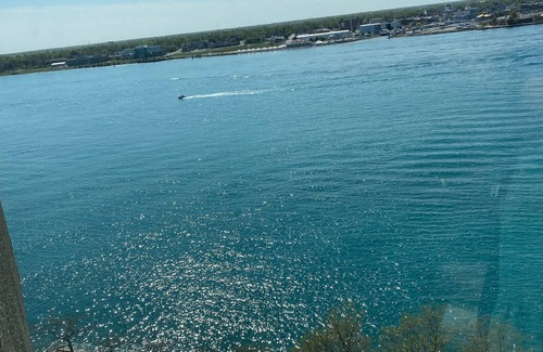 Sarnia Condominio | ONE BEDROOM CONDO with Amazing View of the St.Clair River