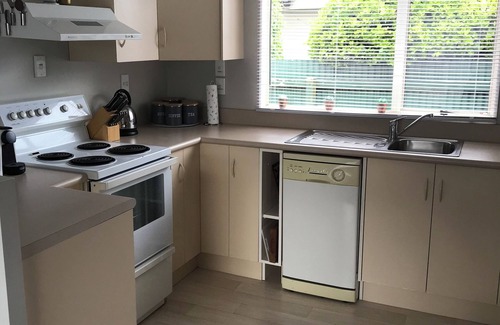Invercargill Cabaña | One Bedroom Cottage, Central to CBD, Park, Airport