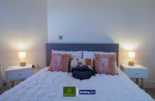 Grove Apartamento | One Bedroom Apartment By Arhouse Apartments Short Lets & Serviced Accommodation Kingston With Free WiFi