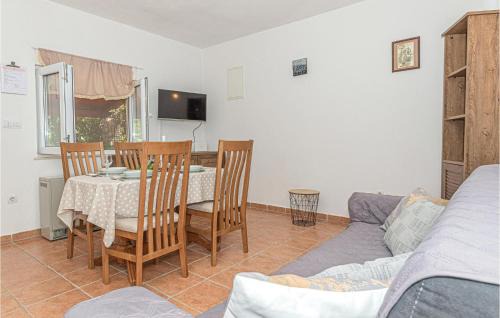 Bilice Casa | One-Bedroom Holiday Home In Bilice
