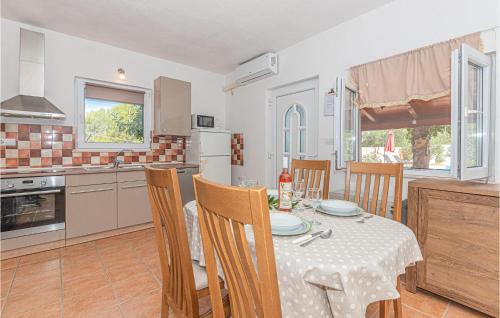 Bilice Casa | One-Bedroom Holiday Home In Bilice