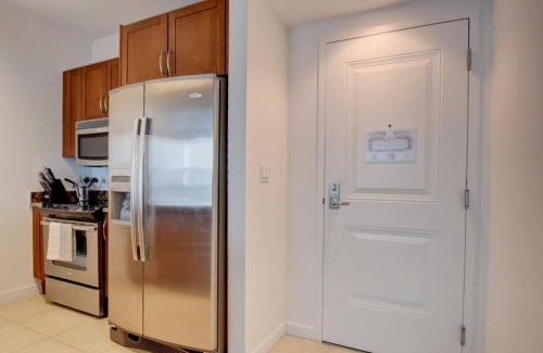 Boynton Beach Casa | One Bedroom In Lux Condo,casa Costa! Wbeachpass!
