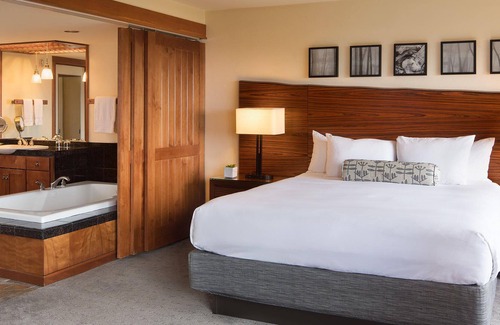 Carmel Highlands Complejo | ONE BEDROOM SUITE, CARMEL RESIDENCE RESORT AND CLUB!