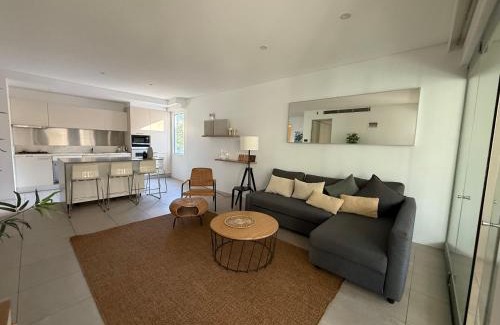 Surry Hills Apartamento | One Bedroom & Study in Surry Hills