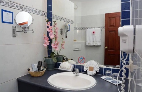 Los Maestros Apartamento | ONE BEDROOM SUITE