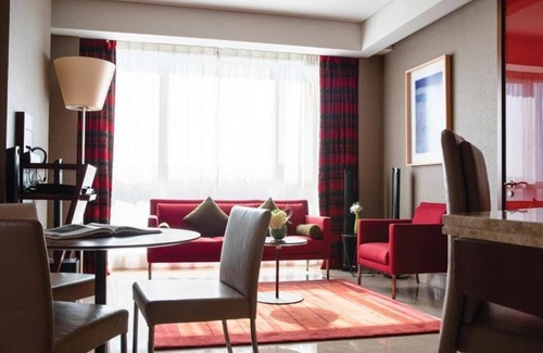 Garhoud Casa | One Bedroom Suite Near Aviation Club Garhoud By Luxury Bookings