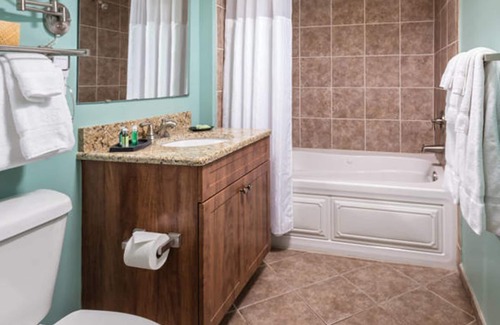 Cherry Grove Beach Complejo | One Bedroom Ocean Front Luxury Condo, Myrtle Beach, Carolina del Sur (1893591)