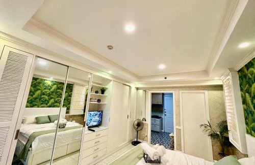 San Lorenzo Apartamento | One Bedroom with Balcony by Christine Suites PH in Greenbelt Radisson