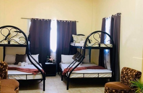 San Antonio Complejo | One bedroom with kitchen & shower room