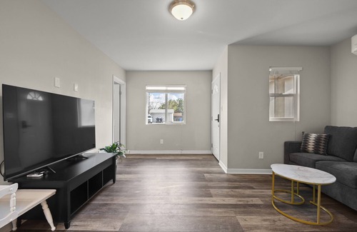 Glendora Casa | One Bedroom With Living Room Downtown Glendora