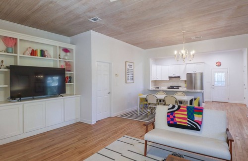 Pass Christian Cabaña | One block to beach - Kids Welcome - Great Rates - Cozy Cottage - Easy booking