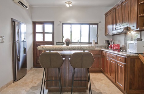 El Medano Ejidal Condominio | ¡Disfrute de sus vacaciones en Cabo en esta hermosa propiedad Premier de 2 dormitorios en el segundo piso!