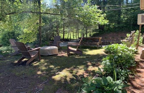 Rabun Gap Cabina | One King, One Full, Bunkbeds, Queen Sleeper Sofa