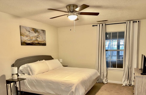 Alabaster Casa | One Level, 2 bed, 2 bath, walk dist. to hospital
