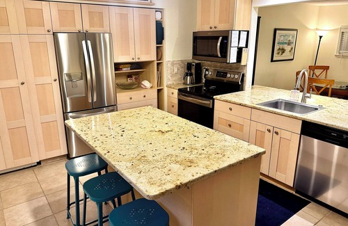 Sarasota Casa | ONE MILE from beautiful Siesta Key, #1 beach in the USA!!!