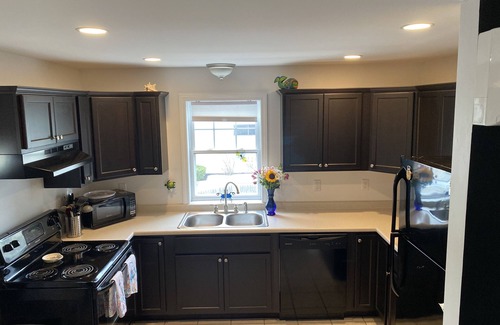 Wells Cabaña | One mile to the beach! 2 br condo with deck, A/C, full kitchen, washer, dryer