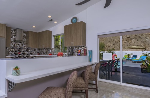 La Quinta Cove Casa | Linda casa para vacacionar o trabajar de casa, con piscina de agua salada / spa