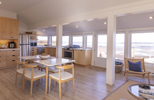 Pointe-du-Chene Cabaña | One of a kind Beach House on Parlee Beach! Sunday to Sunday only during summer.