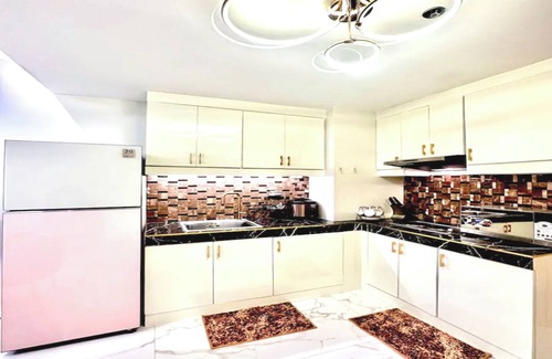 Bago Bantay Condominio | One of a Kind Elegance IG-Worthy Suite w/ Bathtub & PS5 @ SM North & Ayala Malls