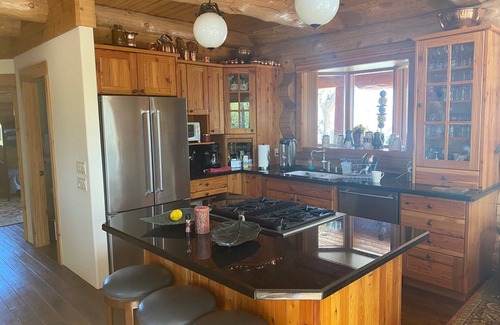 Moorpark Casa | One of a Kind Log Cabin
