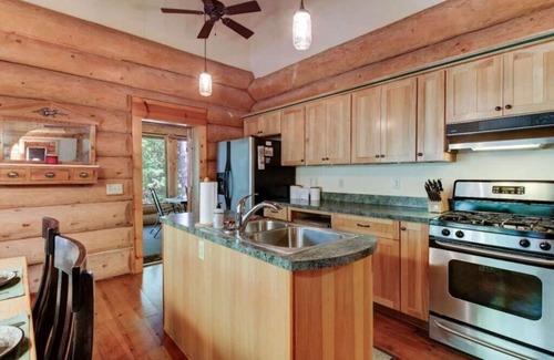 Valley Springs Casa | One of a Kind Log Home Tucked Away in the Woods!