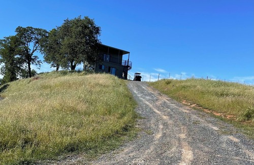 Angels Camp Casa | One of a kind modern Tiny Home in lush vineyard setting- unit B upstairs
